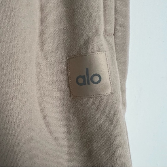 Alo Yoga Renowned Heavy Weight Sweatpants Sand Dune - Picture 2 of 7
